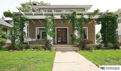 810 S 35th Street, Lincoln, NE 68510