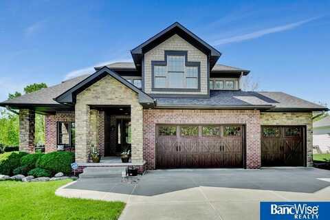 6725 S Ridge Drive, Lincoln, NE 68512