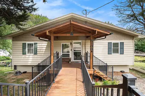9109 Murray Drive, Plattsmouth, NE 68048