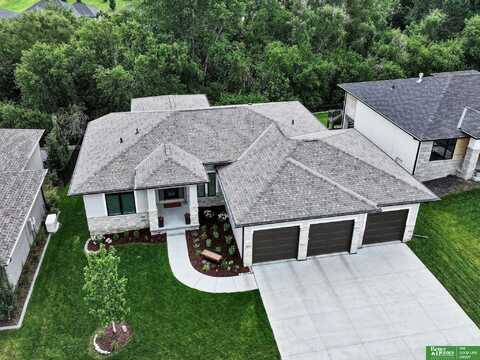 7665 N 166th Avenue, Bennington, NE 68007
