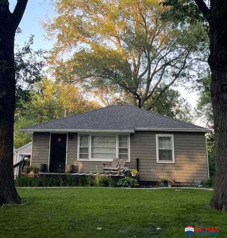 2320 S 36th Street, Lincoln, NE 68506