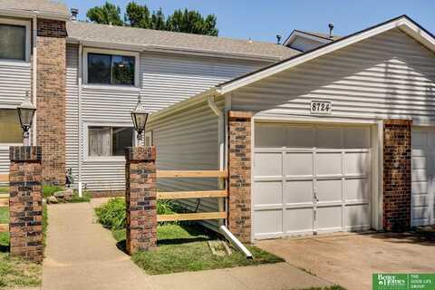 8724 Granville Parkway, La Vista, NE 68128