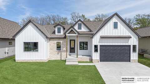 815 S Lakeview Way, Ashland, NE 68003