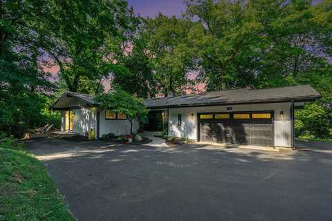 191 S Lake Doster Drive, Plainwell, MI 49080