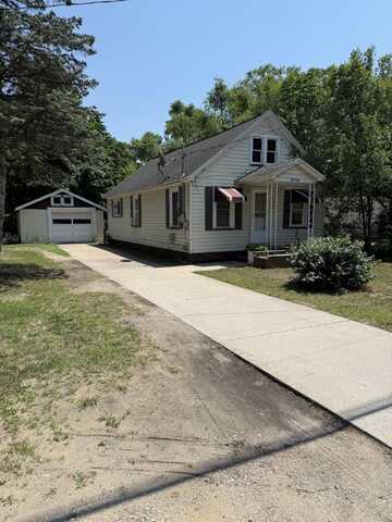 2754 Huizenga Street, Norton Shores, MI 49444