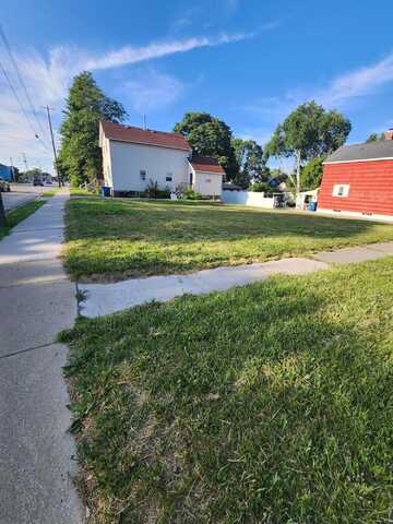 315 Cypress Street, Manistee, MI 49660