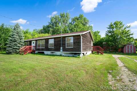 5886 W Clarksville Road, Lake Odessa, MI 48849