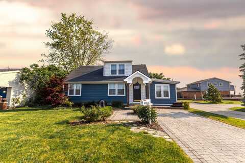 22515 E 10 Mile Road, Saint Clair Shores, MI 48080