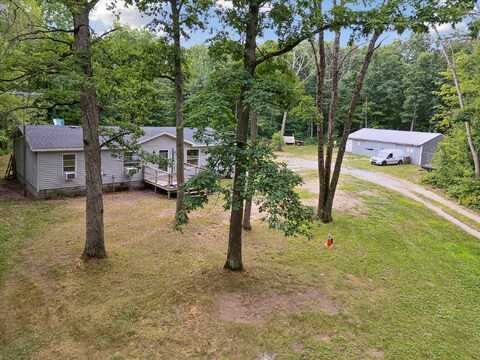 21329 W Dewey Road, Howard City, MI 49329