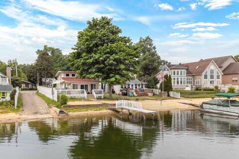 2587 Lake Shore Drive, Niles, MI 49120