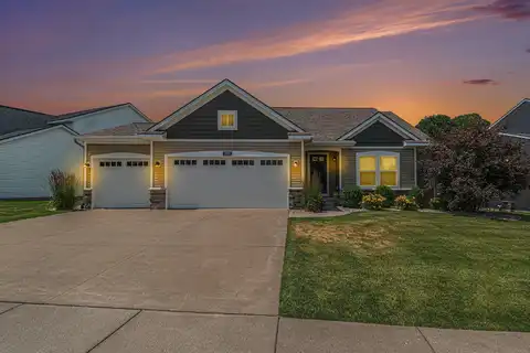 7997 Carlisle Crossing Boulevard SW, Byron Center, MI 49315