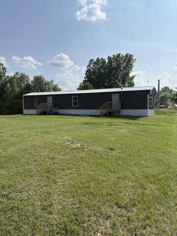 2835 E Sessions Road, Sheridan, MI 48884