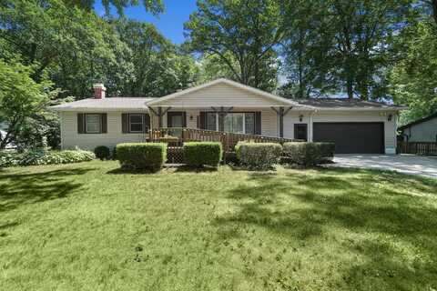 19136 Glendale Circle, Spring Lake, MI 49456