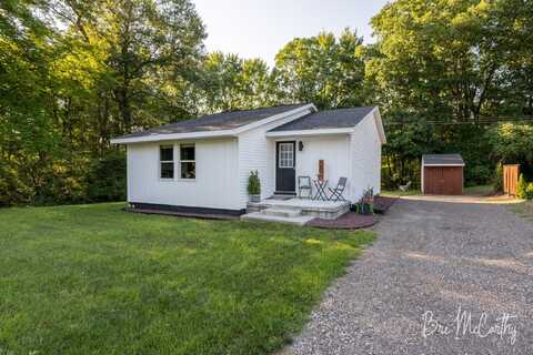 68 E River Road, Muskegon, MI 49445
