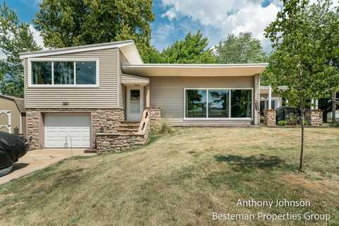 73 Cedar St Street NE, Cedar Springs, MI 49319