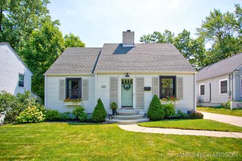 320 Lawndale Avenue NE, Grand Rapids, MI 49503