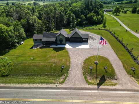 17090 Kenowa Avenue, Kent City, MI 49330