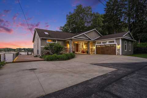 481 Seminole Road, Norton Shores, MI 49444