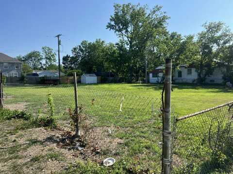 623 E Thirteen Mile Road, Royal Oak, MI 48073