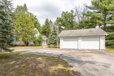 425 6th Street, Baldwin, MI 49304