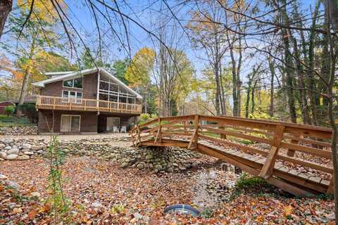 6627 Terry Lane, Sawyer, MI 49125
