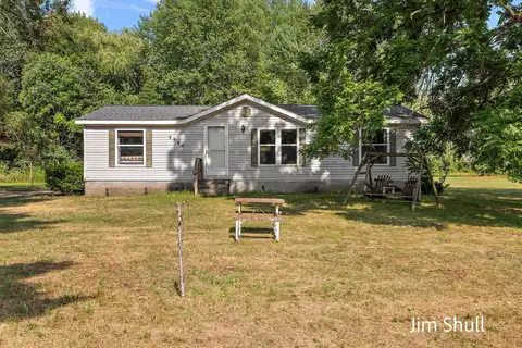 3344 Blackmer Road, Ravenna, MI 49451