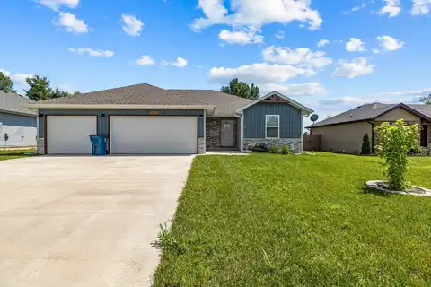 200 E Rosalie Street, Strafford, MO 65757
