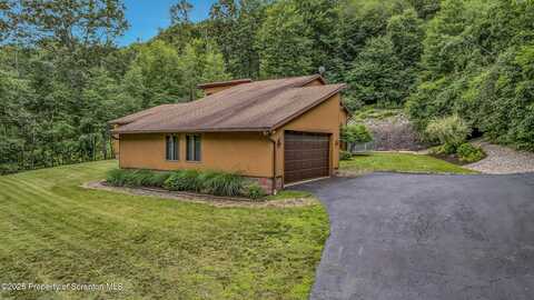 176 W Mountain Road, Blakely, PA 18447