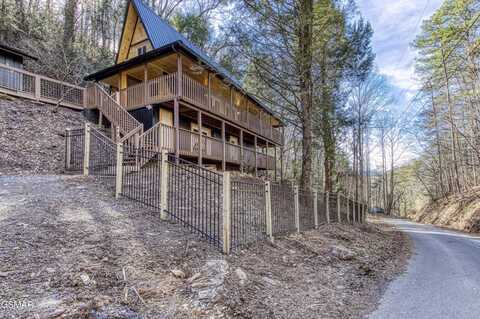 358 Ownby Circle, Gatlinburg, TN 37738