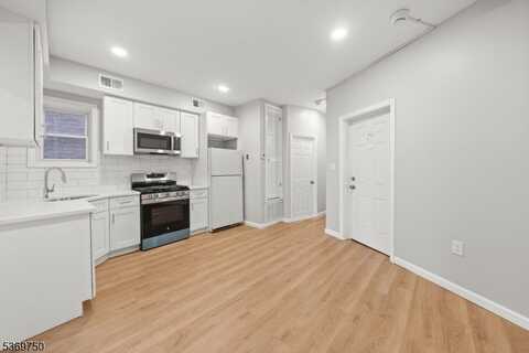 57 Henry St, Passaic, NJ 07055