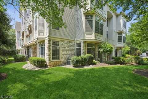 701 Regal Blvd, Livingston, NJ 07039