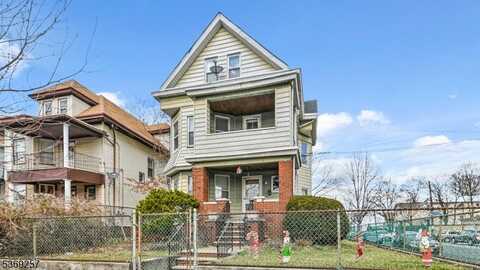 129 17Th Ave, Paterson, NJ 07513