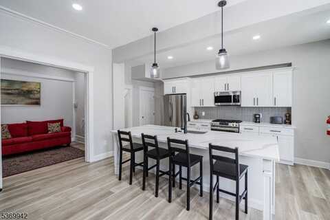 257 Woodlawn Ave, Jersey City, NJ 07305