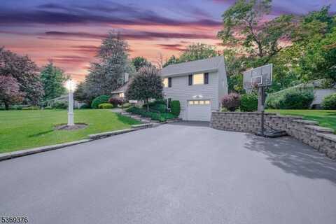 97 Green Knolls Dr, Wayne, NJ 07470
