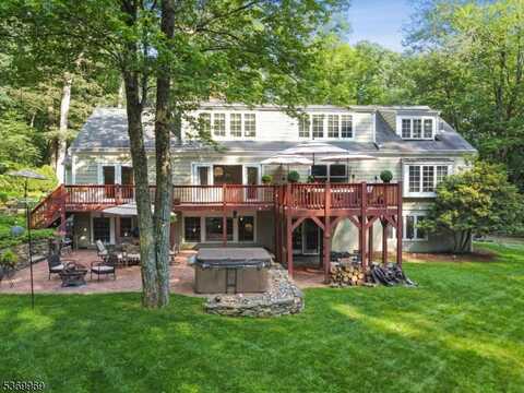 2 Stone House Rd, Mendham, NJ 07945