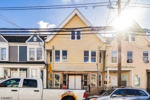 231 Garside St, Newark, NJ 07104