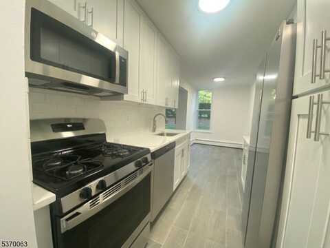 11 River Road, Nutley, NJ 07110