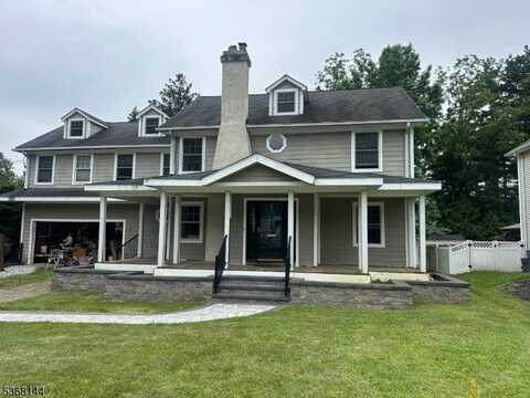 6 Colony Dr, North Caldwell, NJ 07006