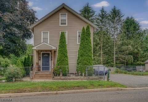 3 Wolfs Corner Rd, Kearny, NJ 07860