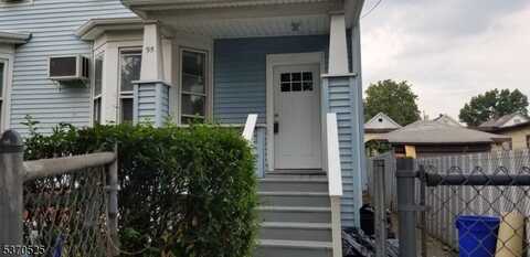 95 Monroe St, Garfield, NJ 07026