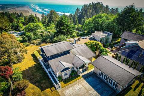 446 Highland Avenue, Westhaven, CA 95570