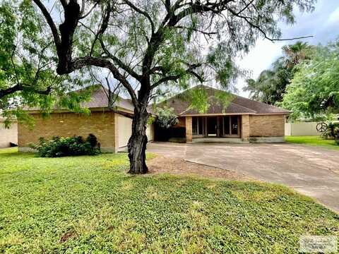 104 CAMAGUEY AVE., BROWNSVILLE, TX 78526