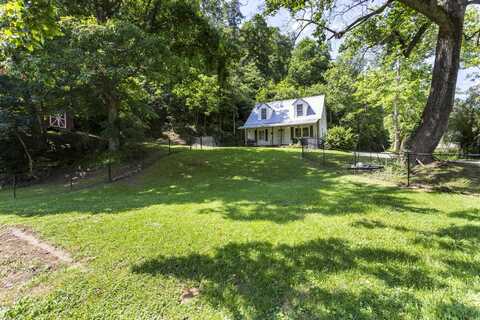 688 Saunders Hollow Road, Barboursville, WV 25504