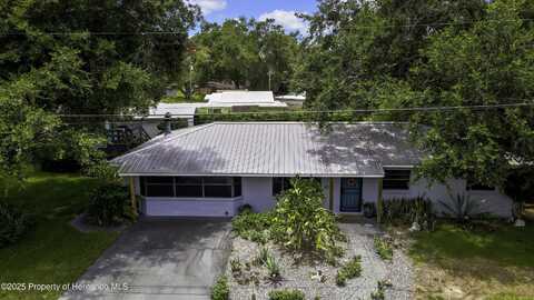 3415 Riverdale Dr, Dade City, FL 33523