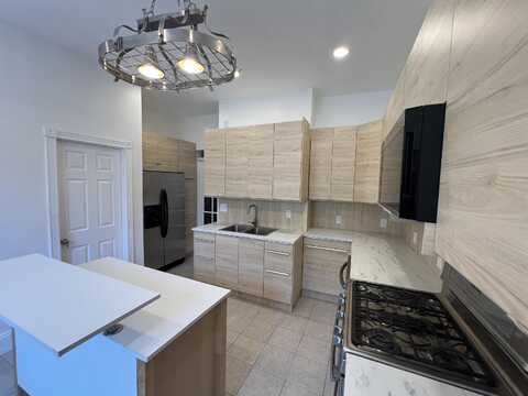 285 PACIFIC AVE, JC, Bergen-Lafayett, NJ 07304