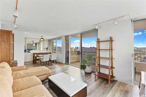 2825 S King Street, Honolulu, HI 96826