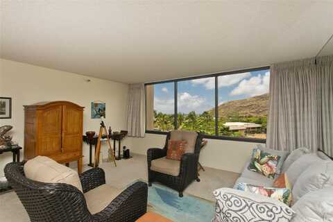 555 Hahaione Street, Honolulu, HI 96825