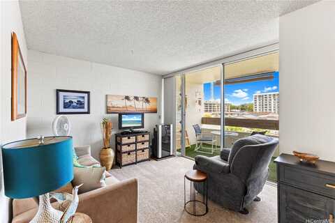 1555 Pohaku Street, Honolulu, HI 96817