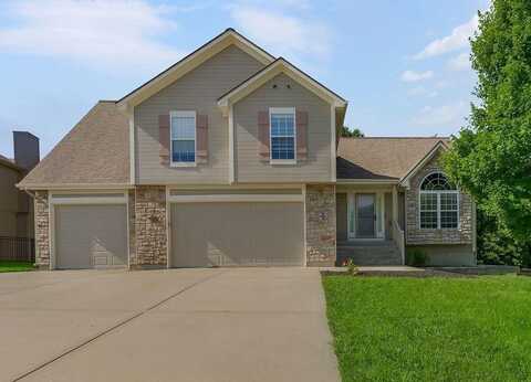 701 Tomahawk Court, Smithville, MO 64089