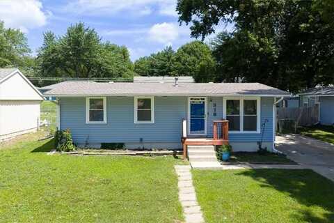 318 Holiday Drive, Lansing, KS 66043
